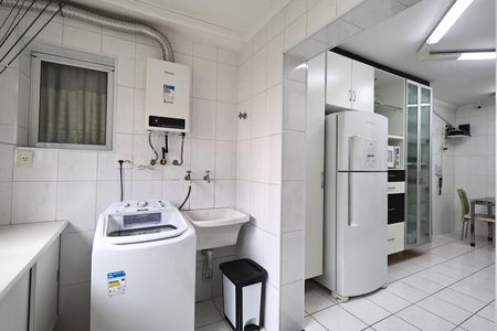 Apartamento à venda com 130m², 3 quartos e 2 vagas Apartamento à venda com 130m², 3 quartos e 2 vagasLavanderia