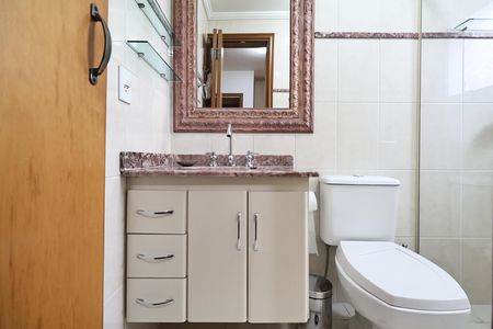 Apartamento à venda com 130m², 3 quartos e 2 vagas Apartamento à venda com 130m², 3 quartos e 2 vagasBanheiro suíte 3