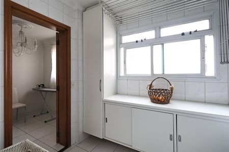 Apartamento à venda com 130m², 3 quartos e 2 vagas Apartamento à venda com 130m², 3 quartos e 2 vagasLavanderia