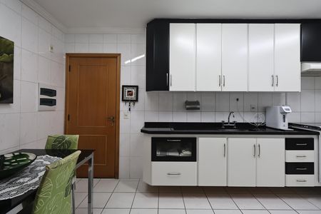 Apartamento à venda com 130m², 3 quartos e 2 vagas Apartamento à venda com 130m², 3 quartos e 2 vagasCozinha