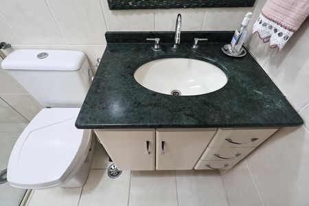 Apartamento à venda com 130m², 3 quartos e 2 vagas Apartamento à venda com 130m², 3 quartos e 2 vagasBanheiro suíte 1