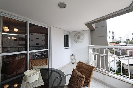 Apartamento à venda com 130m², 3 quartos e 2 vagas Apartamento à venda com 130m², 3 quartos e 2 vagasSacada