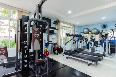Apartamento à venda com 130m², 3 quartos e 2 vagas Apartamento à venda com 130m², 3 quartos e 2 vagasÁrea comum - Academia