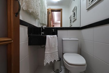 Apartamento à venda com 130m², 3 quartos e 2 vagas Apartamento à venda com 130m², 3 quartos e 2 vagasLavabo
