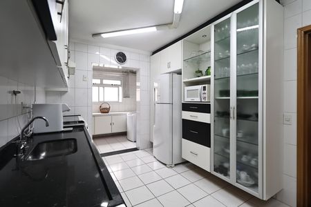 Apartamento à venda com 130m², 3 quartos e 2 vagas Apartamento à venda com 130m², 3 quartos e 2 vagasCozinha