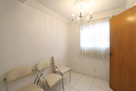 Apartamento à venda com 130m², 3 quartos e 2 vagas Apartamento à venda com 130m², 3 quartos e 2 vagasQuarto de Serviço