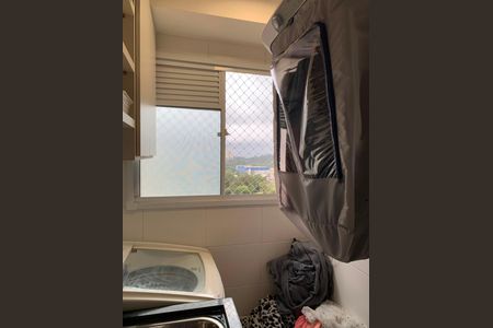 Área de serviço de apartamento para alugar com 2 quartos, 41m² em Jardim Helian, São Paulo