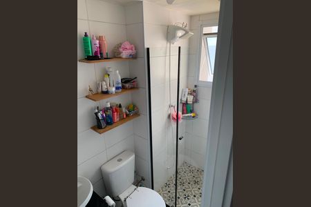 Banheiro de apartamento para alugar com 2 quartos, 41m² em Jardim Helian, São Paulo
