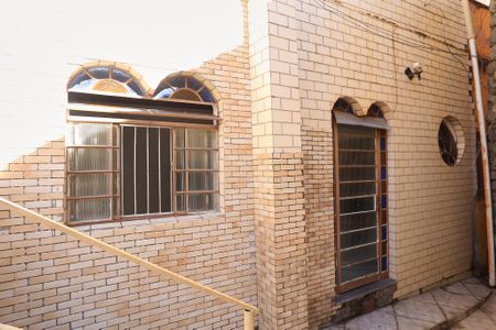 Entrada de kitnet/studio para alugar com 1 quarto, 35m² em Ana Lúcia, Belo Horizonte