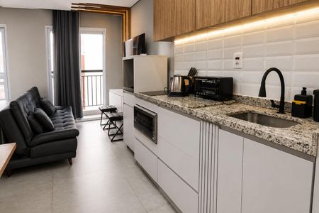 Cozinha de kitnet/studio para alugar com 1 quarto, 33m² em Paraíso, São Paulo