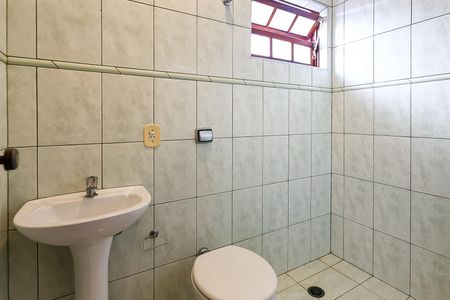 Casa à venda com 205m², 3 quartos e 4 vagas Casa à venda com 205m², 3 quartos e 4 vagasBanheiro edicula