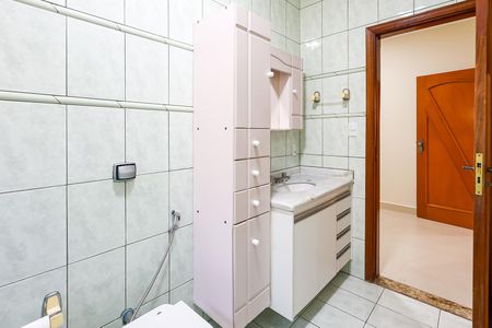 Casa à venda com 205m², 3 quartos e 4 vagas Casa à venda com 205m², 3 quartos e 4 vagasBanheiro da Suíte