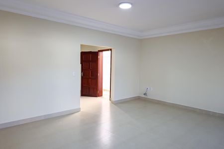 Casa à venda com 205m², 3 quartos e 4 vagas Casa à venda com 205m², 3 quartos e 4 vagasSala