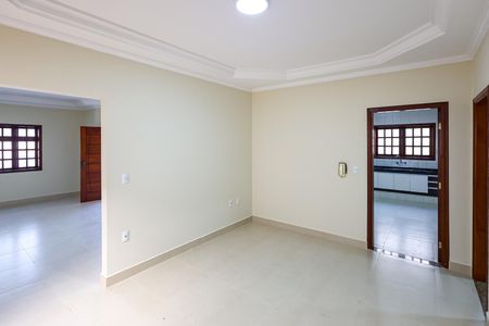 Casa à venda com 205m², 3 quartos e 4 vagas Casa à venda com 205m², 3 quartos e 4 vagasSala de Jantar