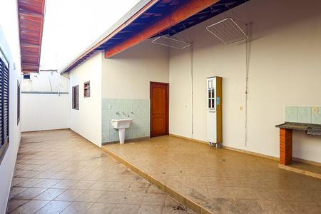 Casa à venda com 205m², 3 quartos e 4 vagas Casa à venda com 205m², 3 quartos e 4 vagasEdicula