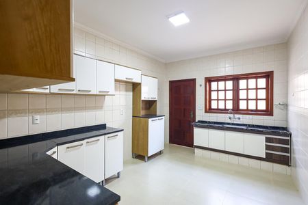 Casa à venda com 205m², 3 quartos e 4 vagas Casa à venda com 205m², 3 quartos e 4 vagasCozinha