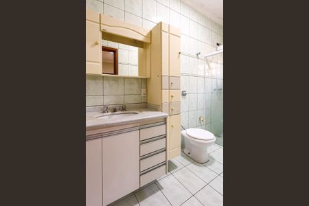 Casa à venda com 205m², 3 quartos e 4 vagas Casa à venda com 205m², 3 quartos e 4 vagasBanheiro