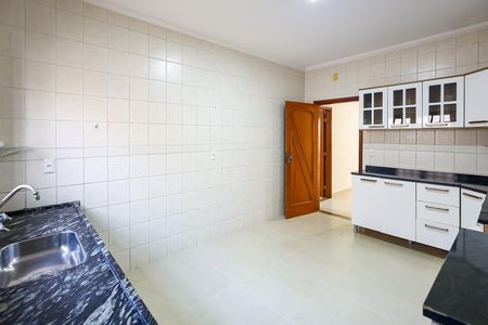Casa à venda com 205m², 3 quartos e 4 vagas Casa à venda com 205m², 3 quartos e 4 vagascozinha