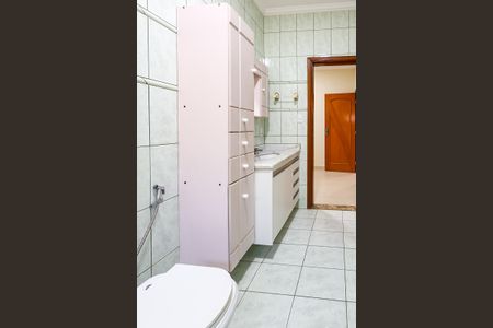 Casa à venda com 205m², 3 quartos e 4 vagas Casa à venda com 205m², 3 quartos e 4 vagasBanheiro da Suíte