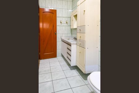 Casa à venda com 205m², 3 quartos e 4 vagas Casa à venda com 205m², 3 quartos e 4 vagasBanheiro
