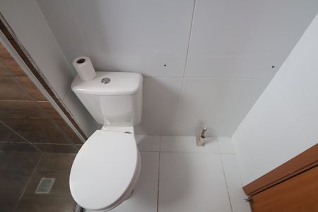 Banheiro de apartamento à venda com 2 quartos, 42m² em São José, Canoas