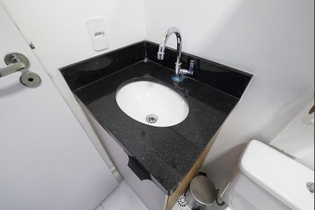 Banheiro de kitnet/studio para alugar com 1 quarto, 25m² em Chácara Inglesa, São Paulo