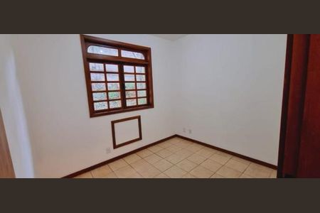Quarto de casa de condomínio à venda com 3 quartos, 105m² em Baldeador, Niterói