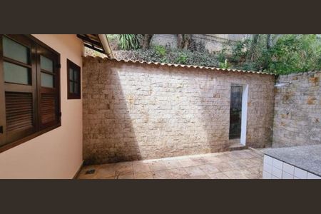 Casa de condomínio à venda com 105m², 3 quartos e 1 vagaÁrea de serviço