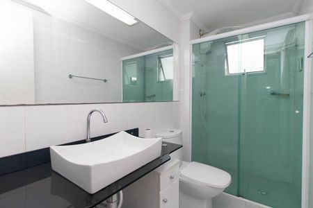 Banheiro de apartamento para alugar com 2 quartos, 70m² em Vila Mazzei, São Paulo