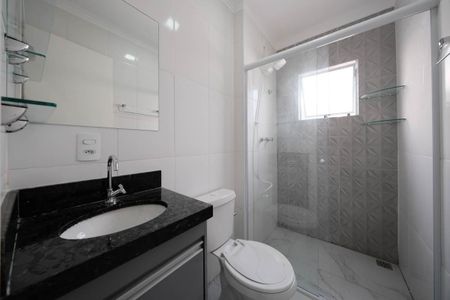 Banheiro de apartamento para alugar com 2 quartos, 46m² em Vila Granada, São Paulo
