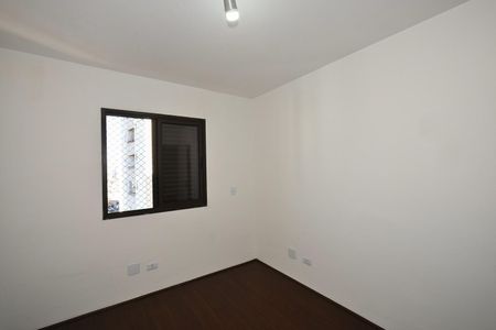 Apartamento à venda com 120m², 3 quartos e 2 vagasQuarto 2