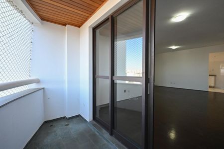 Apartamento à venda com 120m², 3 quartos e 2 vagasVaranda