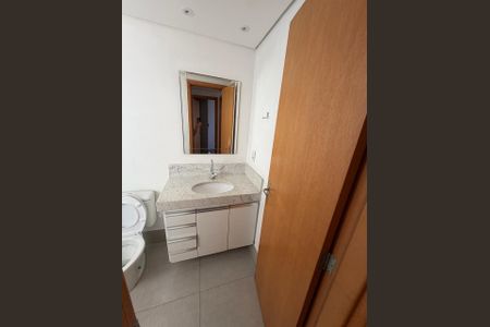 Banheiro de apartamento para alugar com 2 quartos, 55m² em Santa Branca, Belo Horizonte