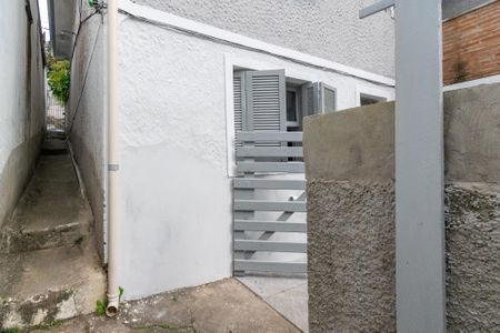 Entrada de casa para alugar com 1 quarto, 28m² em Vila Santa Catarina, São Paulo