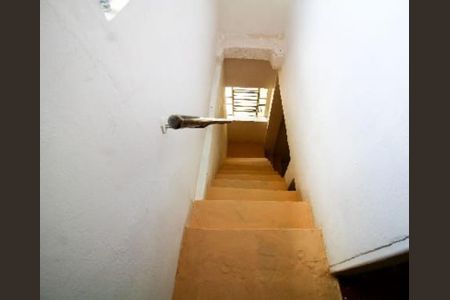 Casa à venda com 125m², 6 quartos e 1 vaga Casa à venda com 125m², 6 quartos e 1 vagaEscada