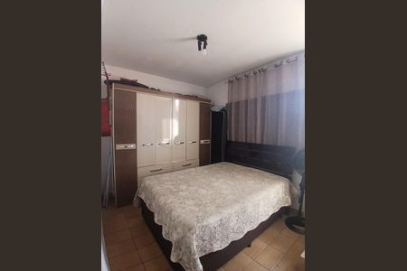 Casa à venda com 125m², 6 quartos e 1 vaga Casa à venda com 125m², 6 quartos e 1 vagaQuarto