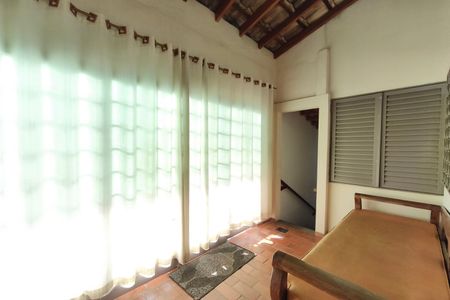 Área de Luz de casa à venda com 3 quartos, 156m² em Jardim dos Oliveiras, Campinas