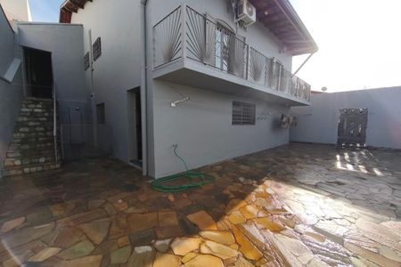 Quintal de casa à venda com 3 quartos, 156m² em Jardim dos Oliveiras, Campinas