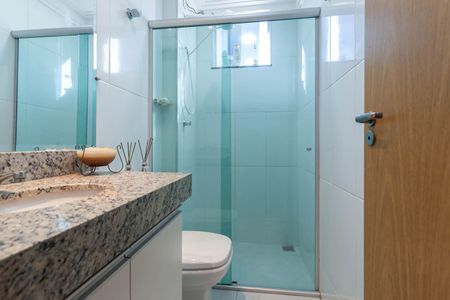 Banheiro social  de apartamento para alugar com 2 quartos, 67m² em Arvoredo Ii, Contagem