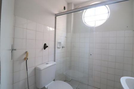 Banheiro Social de apartamento para alugar com 3 quartos, 82m² em Patrimônio, Uberlândia