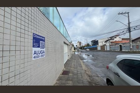 Placa  de apartamento para alugar com 2 quartos, 68m² em Piatã, Salvador