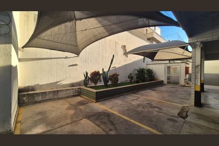 Garagem de apartamento para alugar com 2 quartos, 70m² em Santa Efigênia, Belo Horizonte