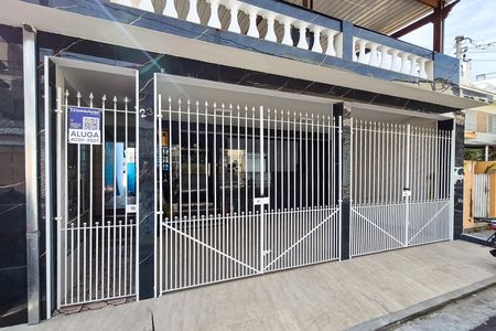 Fachada de casa para alugar com 1 quarto, 48m² em Vila Progredior, São Paulo