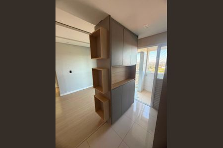 Sala de apartamento para alugar com 2 quartos, 54m² em Pousada dos Bandeirantes, Carapicuíba