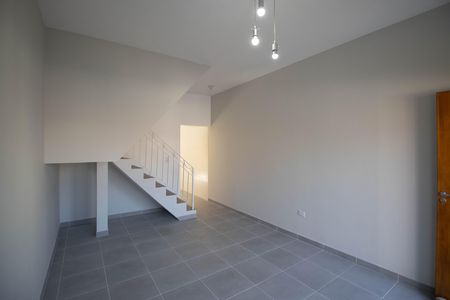 Sala de casa para alugar com 2 quartos, 88m² em Vila Gopouva, Guarulhos