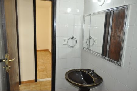 Banheiro social de apartamento para alugar com 2 quartos, 70m² em Quintino Bocaiúva, Rio de Janeiro