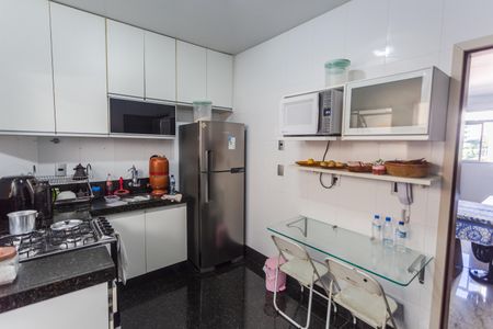 Cozinha de apartamento à venda com 3 quartos, 85m² em Nova Floresta, Belo Horizonte