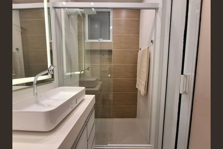Banheiro  de apartamento à venda com 1 quarto, 28m² em Botafogo, Rio de Janeiro