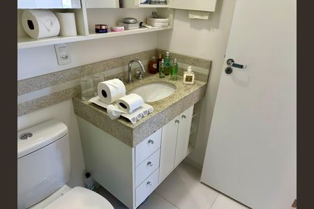 Apartamento à venda com 97m², 2 quartos e 1 vaga Apartamento à venda com 97m², 2 quartos e 1 vagaBanheiro 2