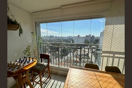 Apartamento à venda com 97m², 2 quartos e 1 vaga Apartamento à venda com 97m², 2 quartos e 1 vagaVaranda
